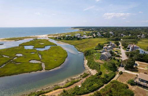 16612 - Stunning Home with Wraparound Deck Views of Bucks Creek and Nantucket Sound - Foto 3