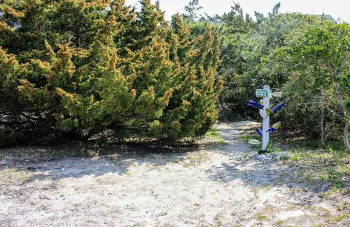 Colorful Emerald Isle Home Just Steps to Beach! - Foto 22