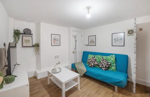 Well Connected 2 Bedroom Flat with Ensuite Bathrooms in London SE5 - Foto 2
