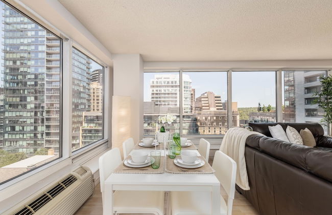 Corner Suite - Yonge & Bloor - Foto 10