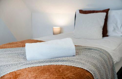 Spacious 4BR on Leafield Rd - Photo 40