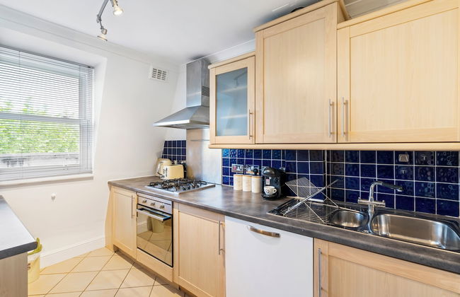 Charming London Apartment With 2 Bedrooms - Photo 13