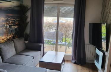 Studio cosy au RDC parking privé, térasse, wifi - Foto 2