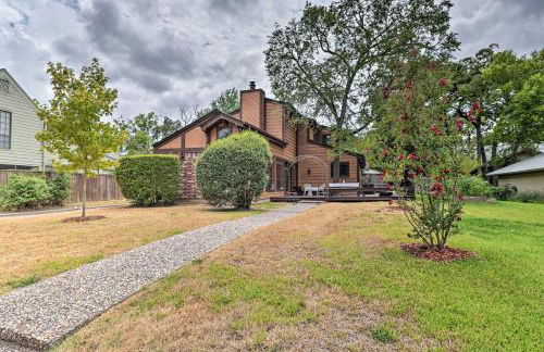 Bryan Home with Deck and Yard about 4 Mi to Texas A and M! - Photo 29