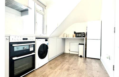 Stylish Modern, Private Apartment,15 Mins To Central London - Photo 25