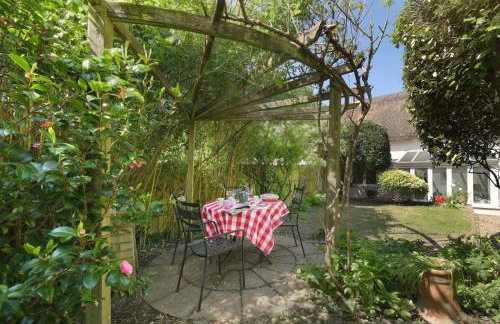 18th Century Thatched Cottage Parking & Garden - Foto 31