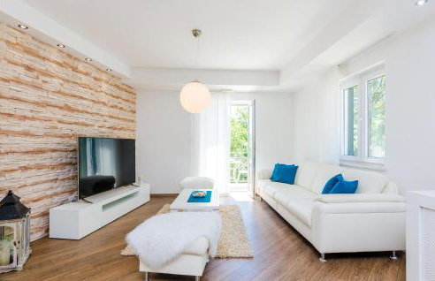 Beautiful Home In Gromaca With Wifi - Photo 32