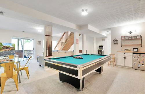 Lazy Basye Shenandoah Cabin with Hot Tub, Sleeps 10 - Foto 30