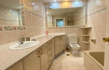 Lovely 1 bedroom apartment with sea views and pool - Photo 9