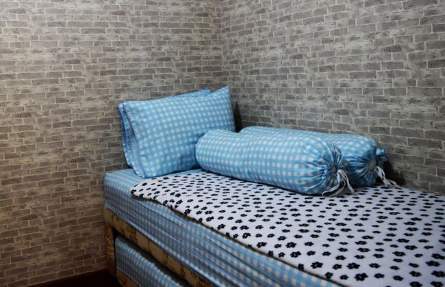 Roomku at Bassura City Apartment - Foto 6