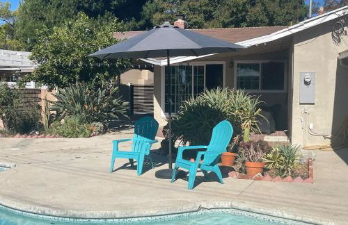 Granada Hills Private Unique Pool Luxury 4BR Family Retreat - Patio, Outdoor Dining, BBQ Grill, & Free Parking - Foto 44