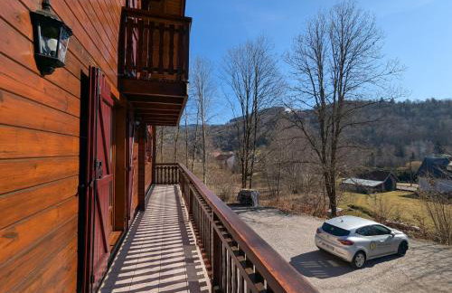 Chalet confortable avec 4 chambres, cheminée, grand terrain, proche pistes et lac - Foto 28