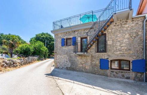 2 Bedroom Cozy Home In Malinska - Photo 9