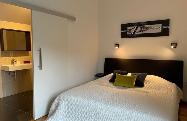 Well Kept House with Fireplace near Forest - Foto 31