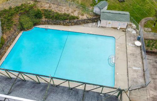 Game Room and 3-Story Deck at Lake Hiwassee Hideaway - Foto 36