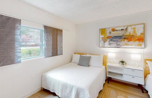 Riverfront Escape - Photo 19