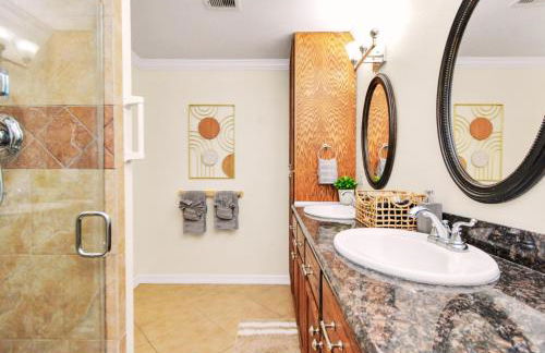 Luxury Retreat with Heated Pool, Firepit, Outdoor Cinema - Foto 6