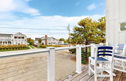 Salty Dolphin by Bayley Vacation Rentals - Foto 31