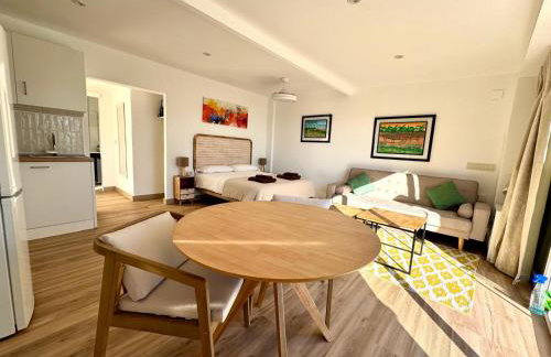 Espectacular Suite Privada a pie de playa y mar en CHALET ROQUETES - Foto 56