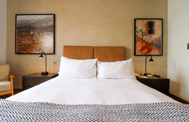 w Picturesque 2BR at Malecon - Photo 54