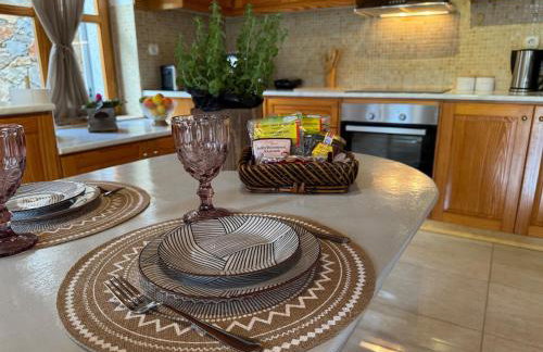 Stone Heaven Villa -Poolside BBQ & Fresh Herbs - Photo 52