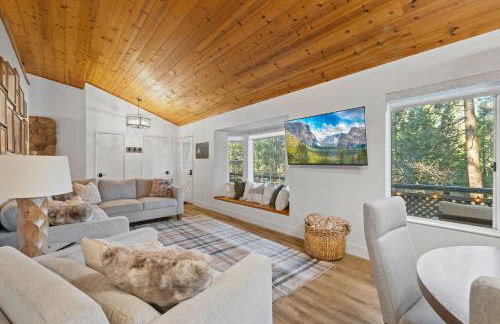 Luxury Mountain Escape Sleeps 25 - Sauna, Hot Tub, Fire Pits - 5 Star Amenities - Photo 10