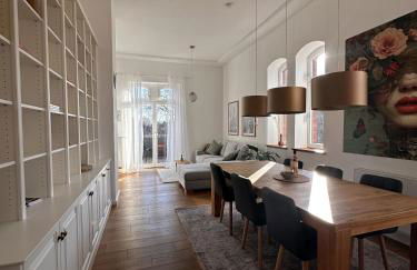 Stilvolle Altbauwohnung mit Charme - Foto 2