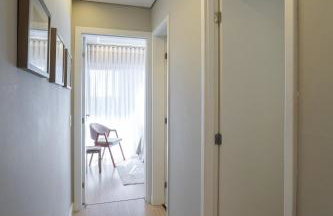 Apto 2qts, Ar Condicionado, Piscina, Churrasqueira, Finamente Mobiliado e Decorado - Foto 8