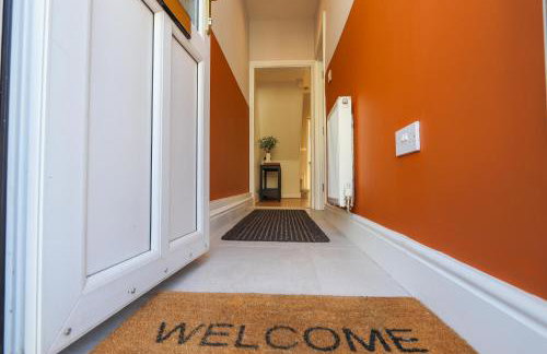 Sanjo Suite - Sleek 2BR Home with Parking & WIFI - Foto 11