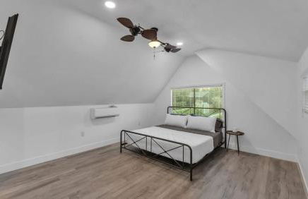 6 Bedroom with Guest House Walk to Lake & Shops - Foto 52