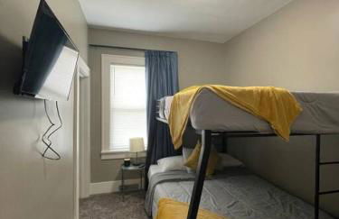 Cozy vintage getaway minutes from downtown - Foto 12