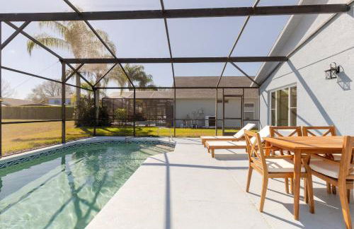 Modern 3BR Villa with Heated Pool & BBQ 14mi to Disney - Photo 26