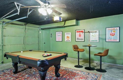 4BD Tropical Pool Oasis with a Game Room - Photo 39