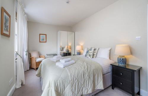 JOIVY Bright Flat for 6, Near Victoria and Warwick sq - Photo 5