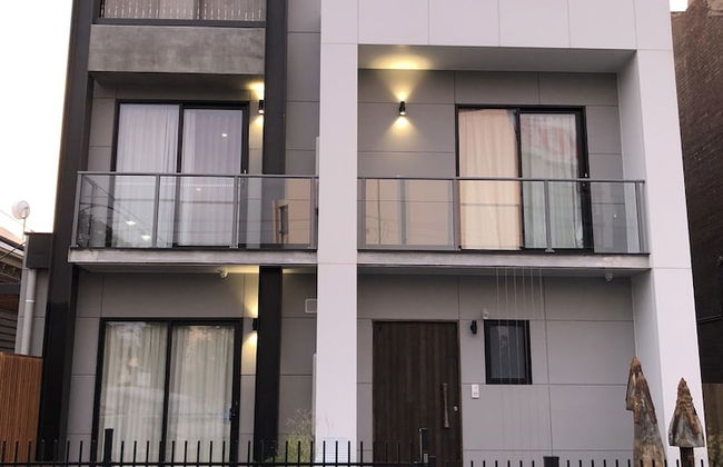 Timber Door Luxury Accommodation Geelong - Photo 22