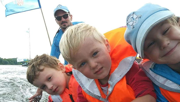 Disfrutando de un paseo en barco por el Vístula