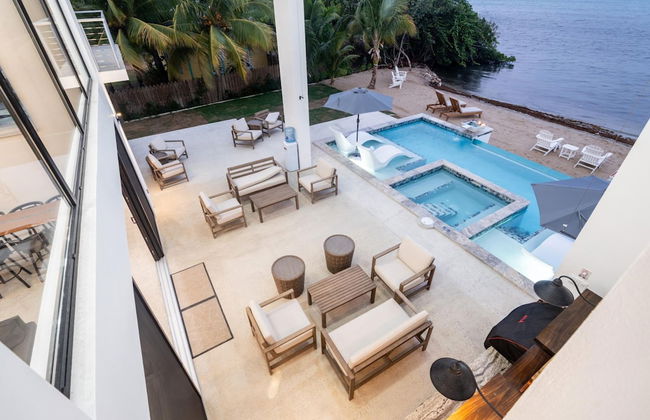 Spacious 4-bed Villa in Placencia Village w Pool - Foto 35