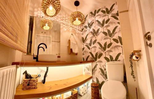 Chalet Familiar Jardín a 15 min centro y Warner - Foto 3