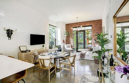 Lamar Treehouse - Photo 1