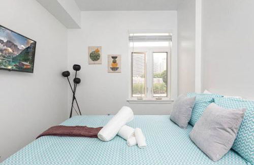 The Tar Heel - Stylish 4BR with City Views - Free Parking - Gym - Foto 16