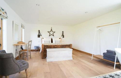 The Cowshed, Tunbridge Wells - Photo 5