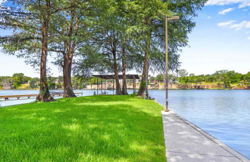 Beautiful Lakefront Cabin - Something For Everyone - Photo 75