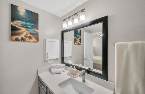 Charming 1BR Easy Access to The Woodlands - Photo 16