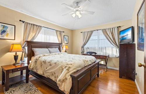 SAND CASTLE-Fun For Big Groups-Walk to Beach, Heated Pool, Lanai - Foto 24
