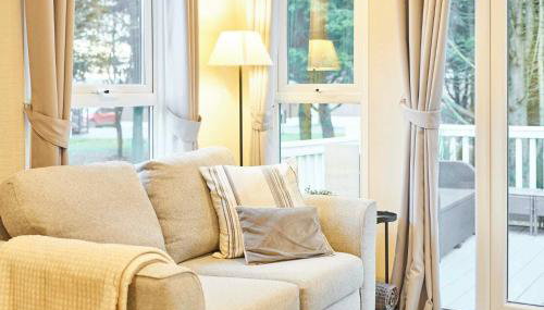 Woodpark Lodge with Hot Tub - Foto 2