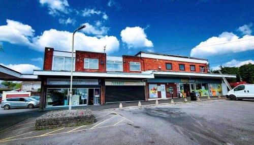 Lovely & modern 2-Bedroom Flat above shop in Tonteg - Foto 4