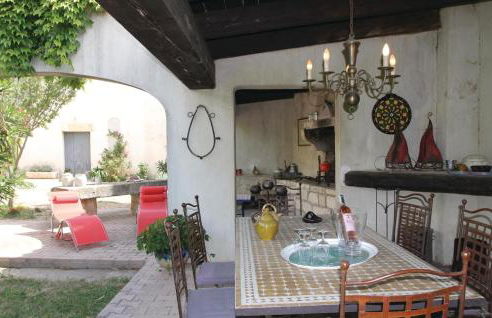 2 Bedroom Beautiful Home In Bellegarde - Foto 7