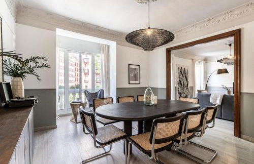 Zambrano - 4 bedrooms and office in Trafalgar - Photo 4