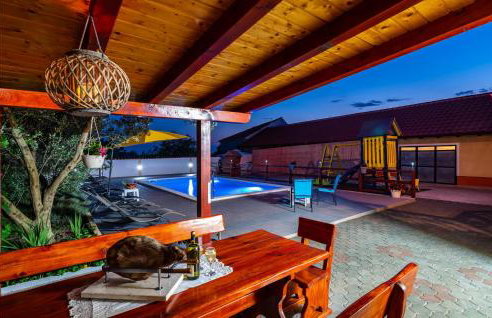 Five-Bedroom Holiday Home In Suhovare - Foto 21