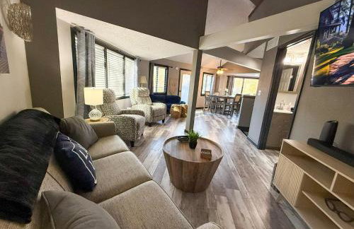 Lakefront Home-3BD25BADockGrillFirepitPool - Foto 67